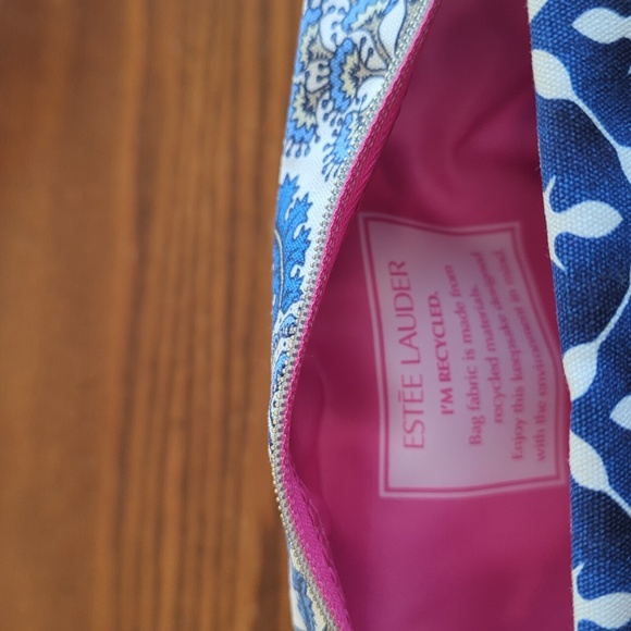 Estee Lauder Cosmetics/ Accessories Bag - Picture 3 of 5